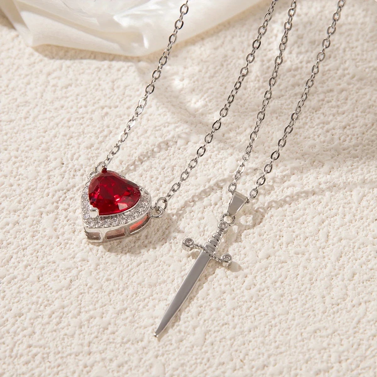 KALP VE KILIÇ KOLYE