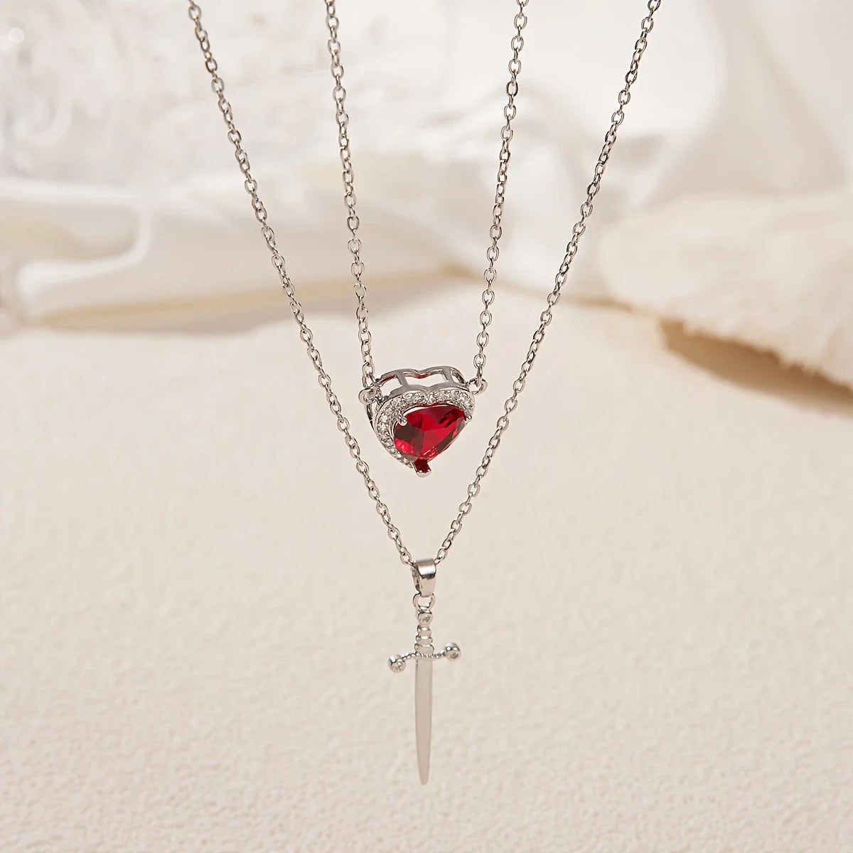 KALP VE KILIÇ KOLYE